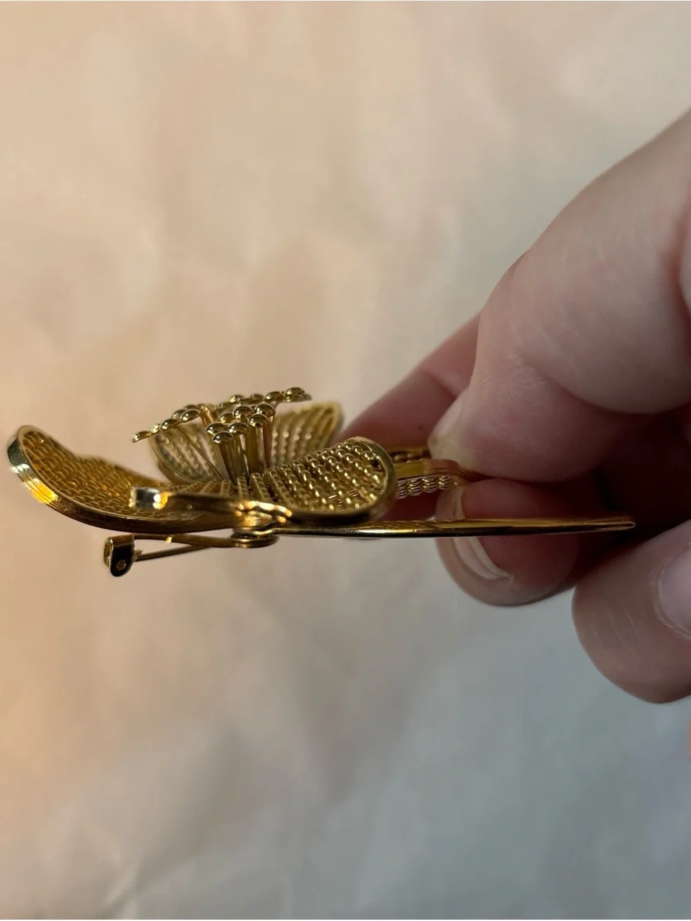 Gold Tone  4 Leaf Clover or flower brooch. Approximately 3 inches.